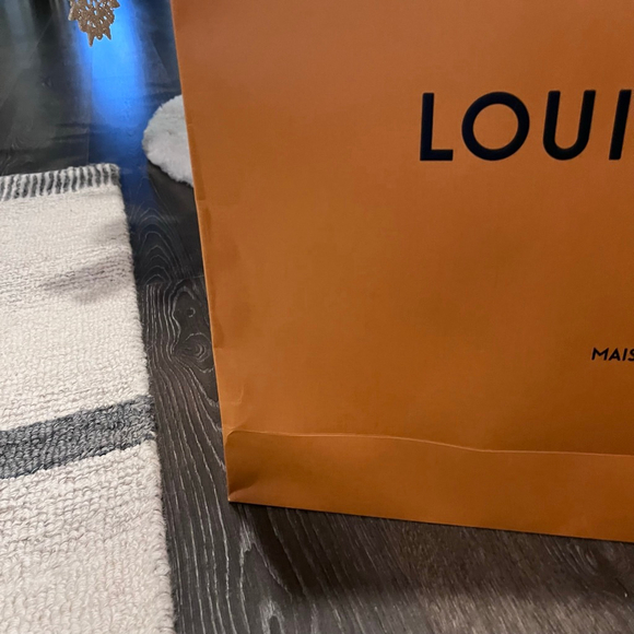 Louis Vuitton Shopping Bag 21”x19”x5” - Authentic - Picture 5 of 7